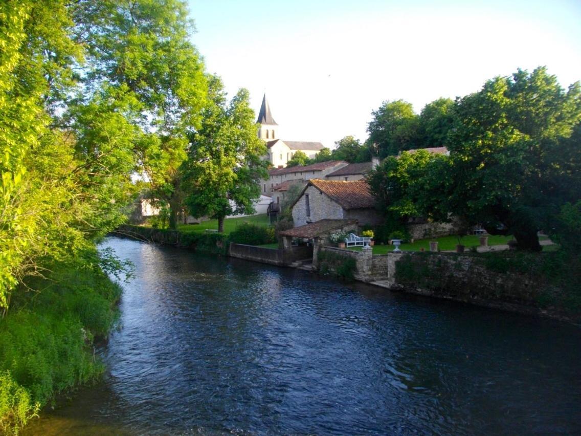 Les Halles Chambre D'Hotes Verteuil-sur-Charente Luaran gambar
